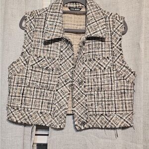 Steve Madden Black and Cream Tweed Vest